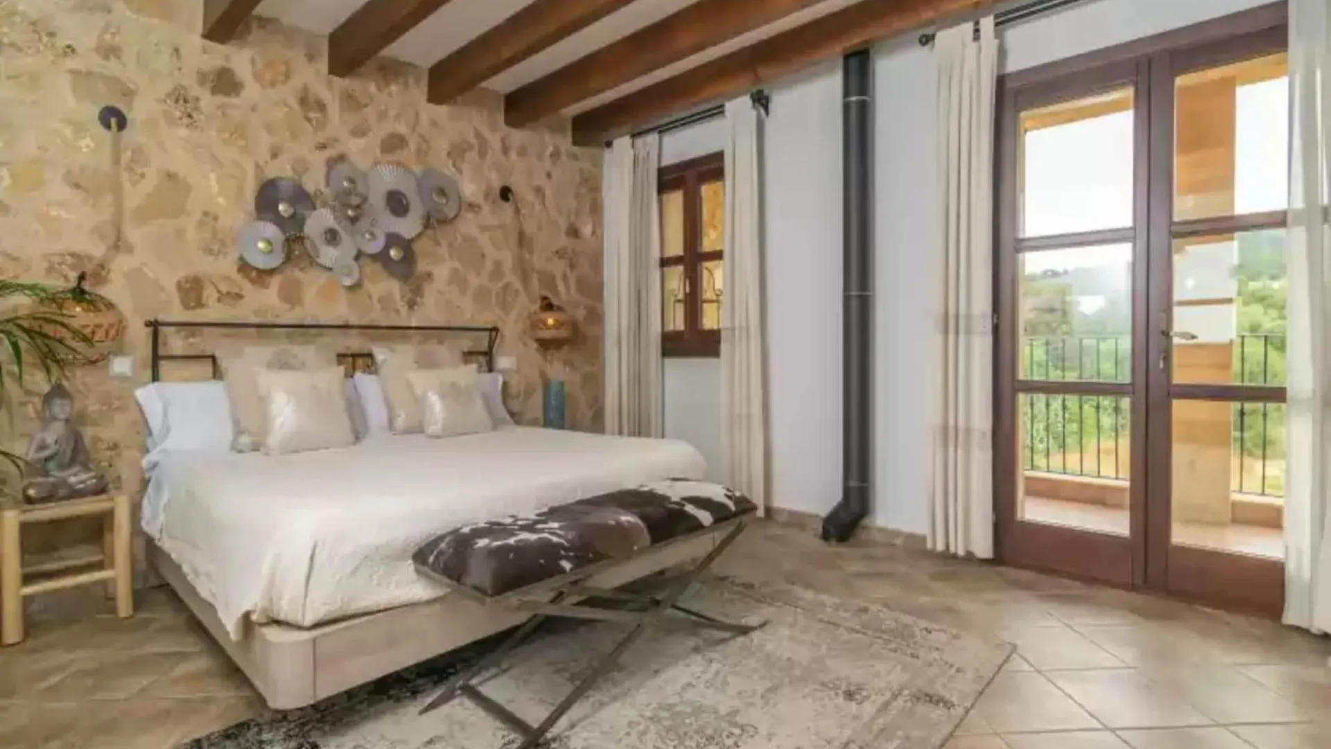 Amazing House In Vilafranca De Bonany Spain