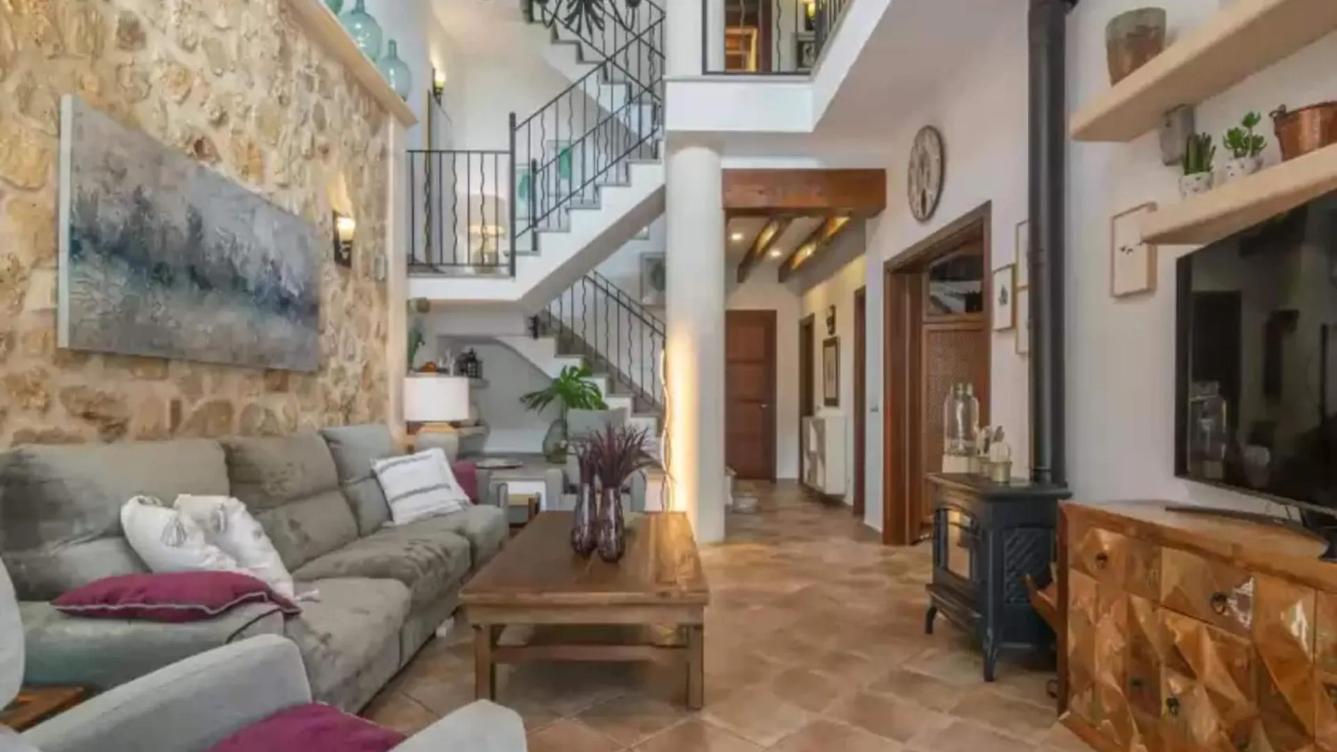 Amazing House In Vilafranca De Bonany Spain